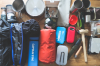 ソロキャンプ歴10年が教える｜これだけでOK！安く揃えるおすすめの最低限道具一式【2025年版】