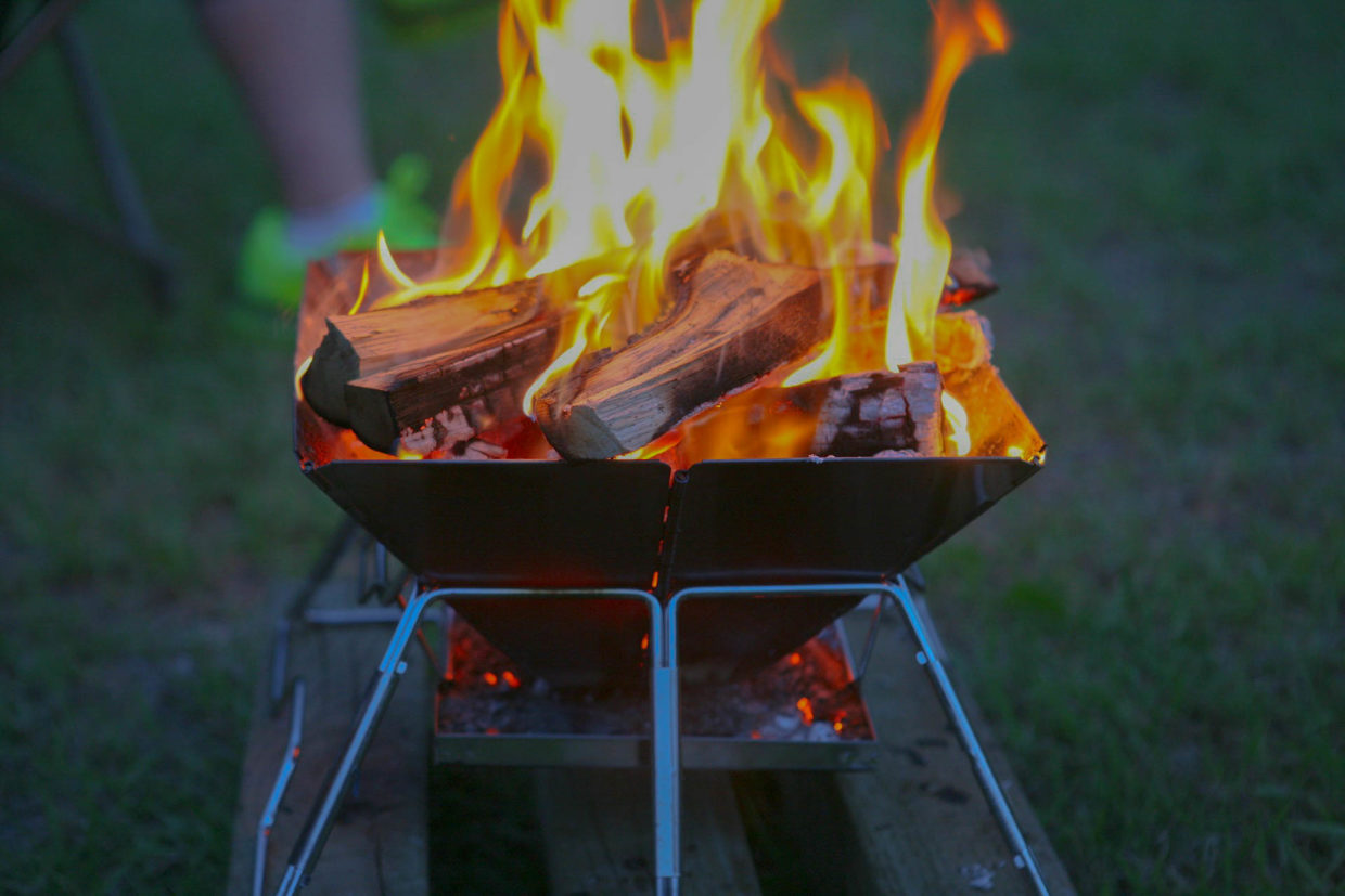 火起こしのやり方 キャンプやバーベキューで失敗しない方法 動画紹介 Camp Style