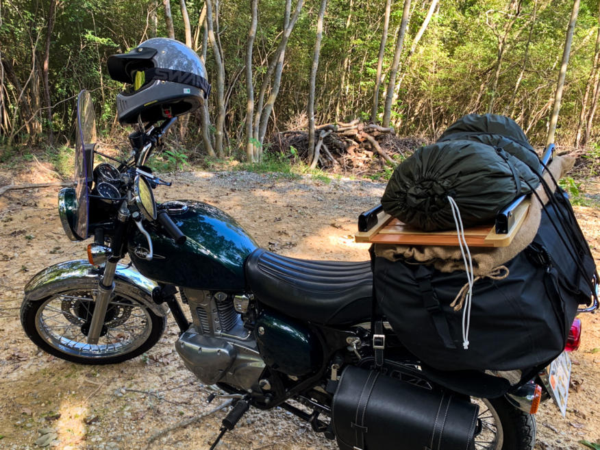 バイクでキャンプ道具を積載